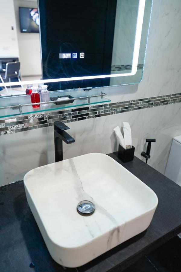Thonglor Suites Hotel Bangkok Eksteriør billede